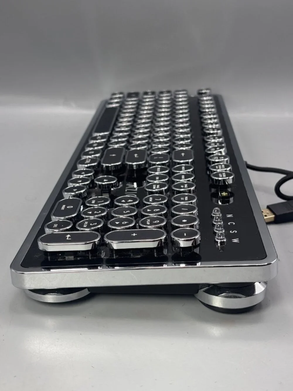 AZIO MK Retro Mechanical Keyboard Wired Black QWERTY English Model MK-RETRO-01